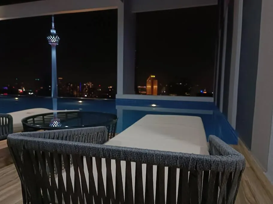 Apartment Ferienwohnung C14B Modern Infinity Pool Klcc Balcony View Kuala Lumpur Ma­lay­sia