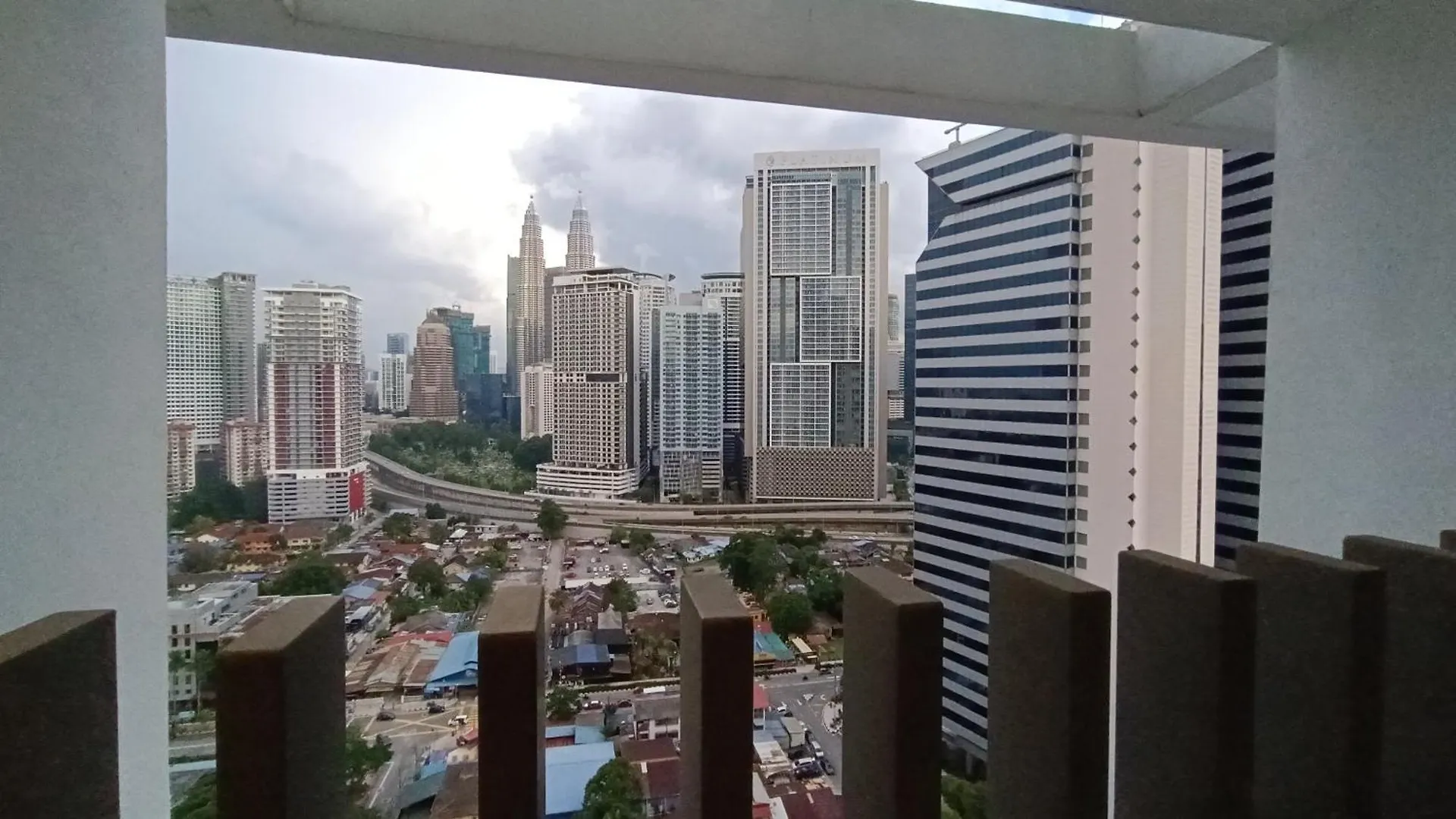 Apartment Ferienwohnung C14B Modern Infinity Pool Klcc Balcony View Kuala Lumpur