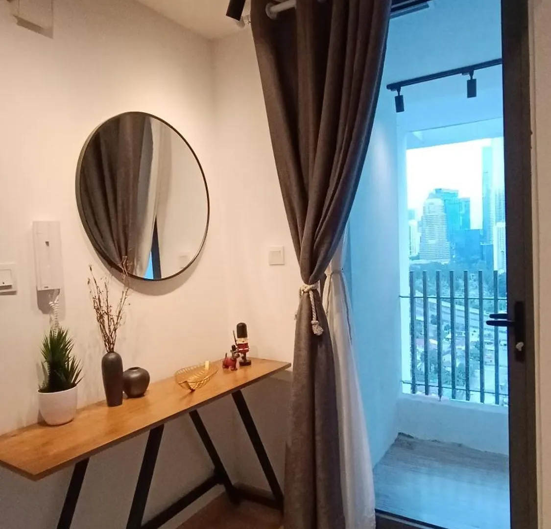 Apartment Ferienwohnung C14B Modern Infinity Pool Klcc Balcony View Kuala Lumpur Ma­lay­sia