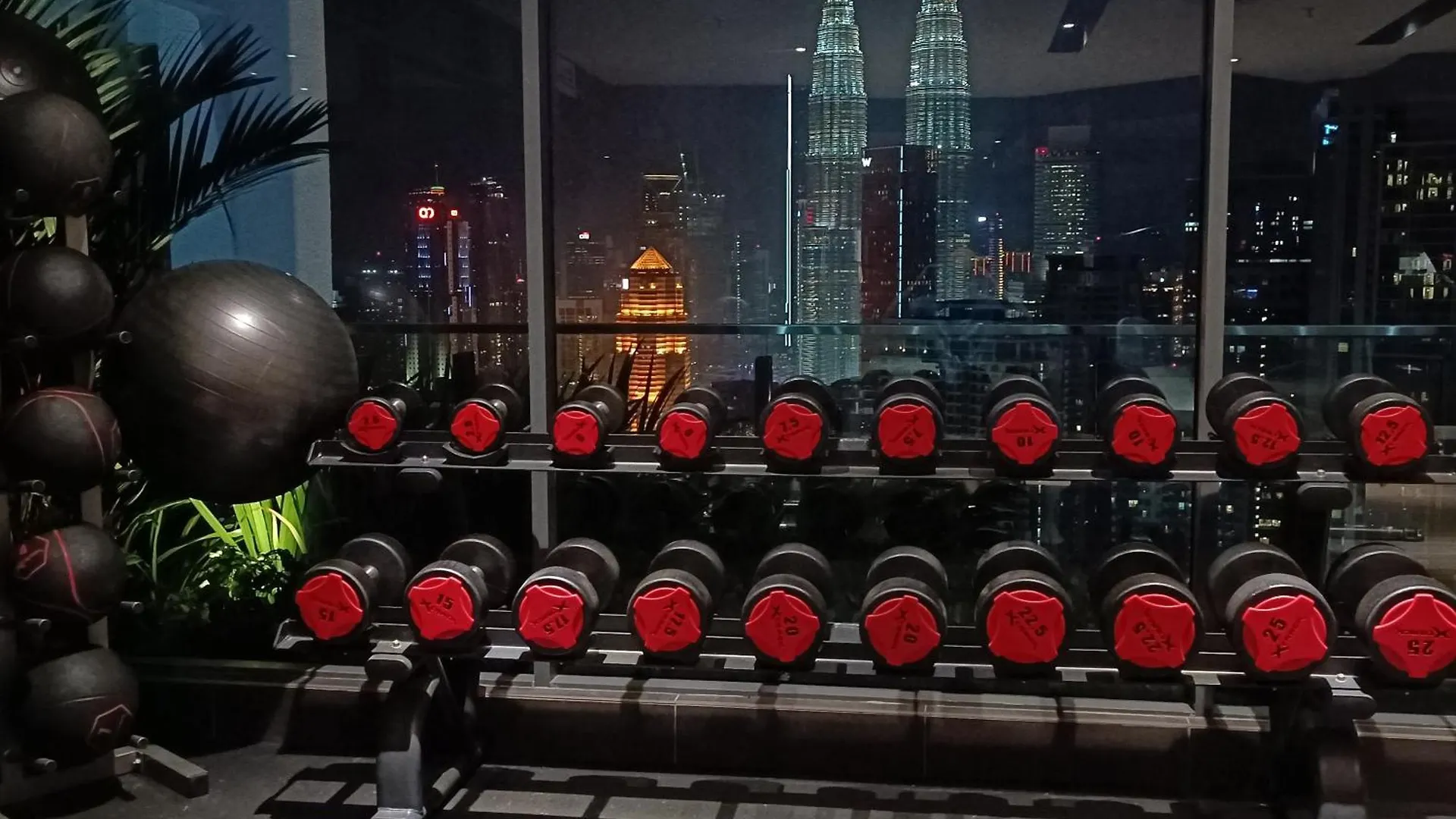 Ferienwohnung C14B Modern Infinity Pool Klcc Balcony View Kuala Lumpur Apartment